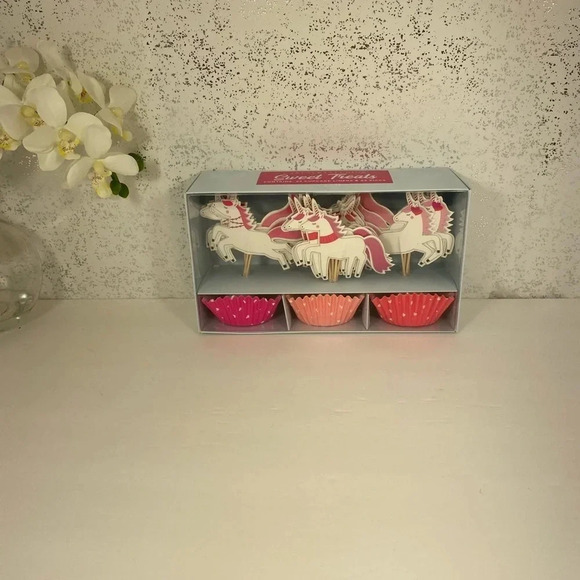 Gartner Studios Other - Gartner Studios Unicorn Cupcake Liners & Picks